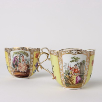antiquités, tasse, antiquités de tasse, tasse ancienne, ancienne tasse italienne, tasse antique, tasse néoclassique, tasse du XIXe siècle, deux tasses en porcelaine de Meissen Aug