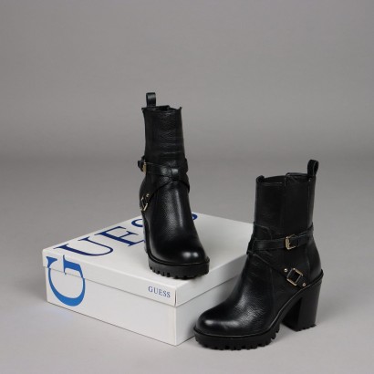 Guess ankle boot