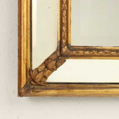 Espejo de estilo neoclásico