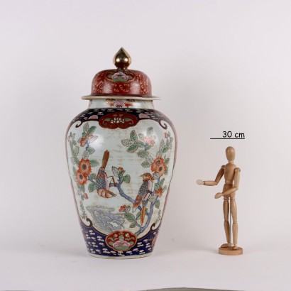 Imari Vase in Porcelain with Lid