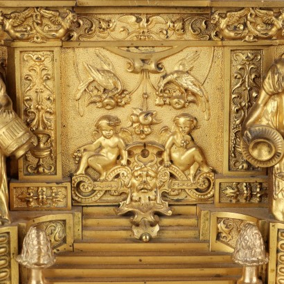 Stützuhr aus vergoldeter Bronze