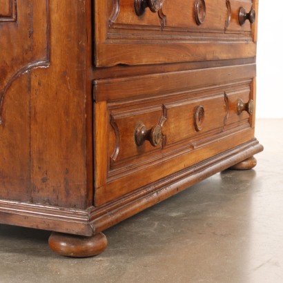 Baroque style chest of drawers