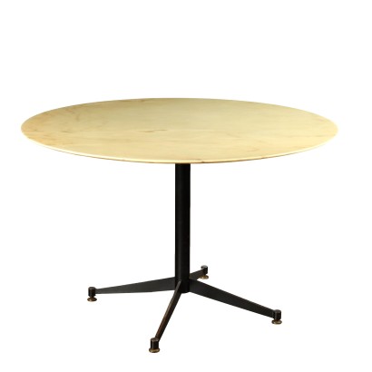 Round Table from the 1960s 0apostrop