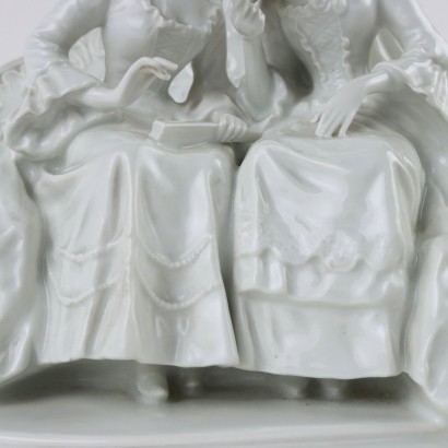 Skulpturengruppe aus weißem Porzellan Gi