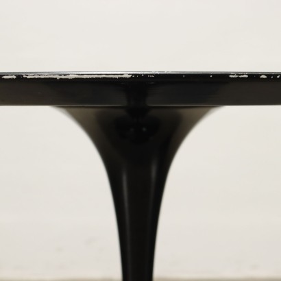 Tisch mit 80er-Jahre-Dekorplatte