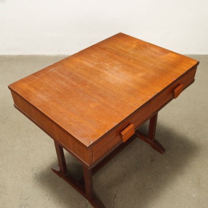 Kleiner Tisch aus den 60er Jahren