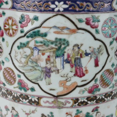 Jarrón balaustre de porcelana