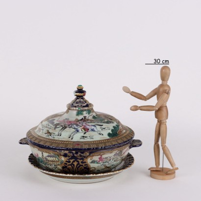 Ceramic soup tureen with plate