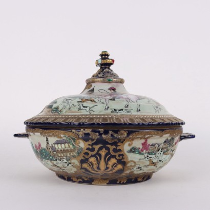 Ceramic soup tureen with plate