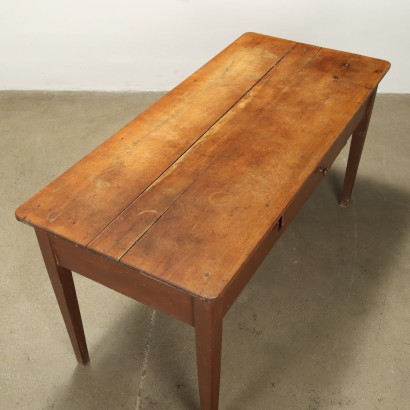 Tisch, Tischplatte aus Kirschholz