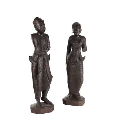 Coppia di Figure Birmane in Legno
