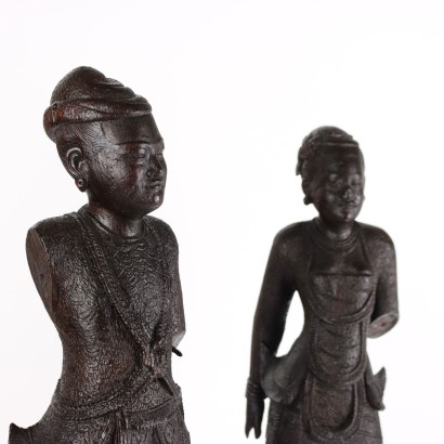 Par de figuras de madera birmanas