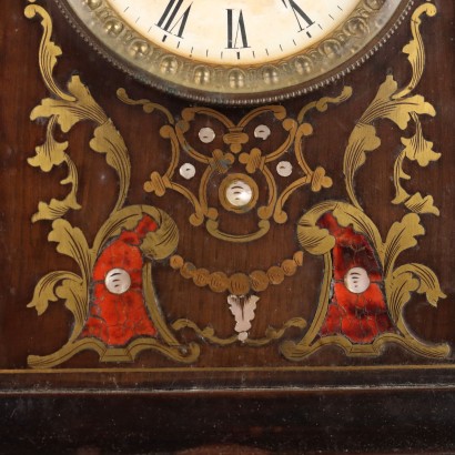 Freistehende Uhr aus Holz