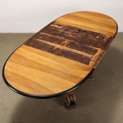 Extendable Umbertino table