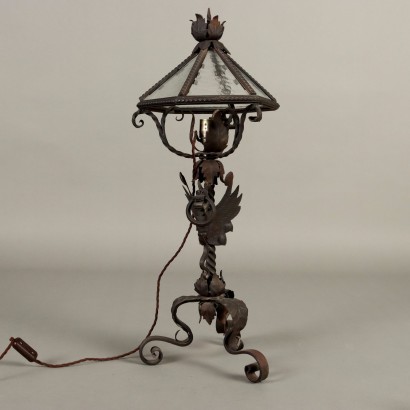 Antike Tischlampe im Neo-Renaissance Stil Eisen des XX Jhs