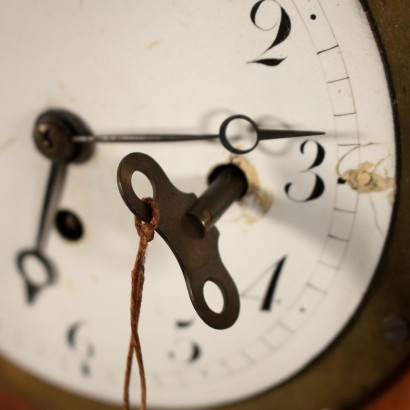 Antiquitäten, Uhr, antike Uhr, antike Uhr, italienische antike Uhr, antike Uhr, neoklassizistische Uhr, Uhr aus dem 19. Jahrhundert, Pendeluhr, Wanduhr, Tempietto-Tischuhr