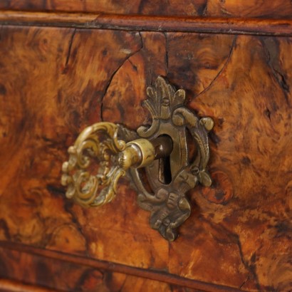 Barocker Schreibtisch Nussbaum Italien XVIII Jhd